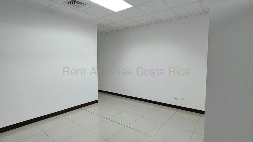 Alquiler de Oficina en Torre Comercial de Plaza Murano-Santa Ana.  NEGOCIABLE, photo 7