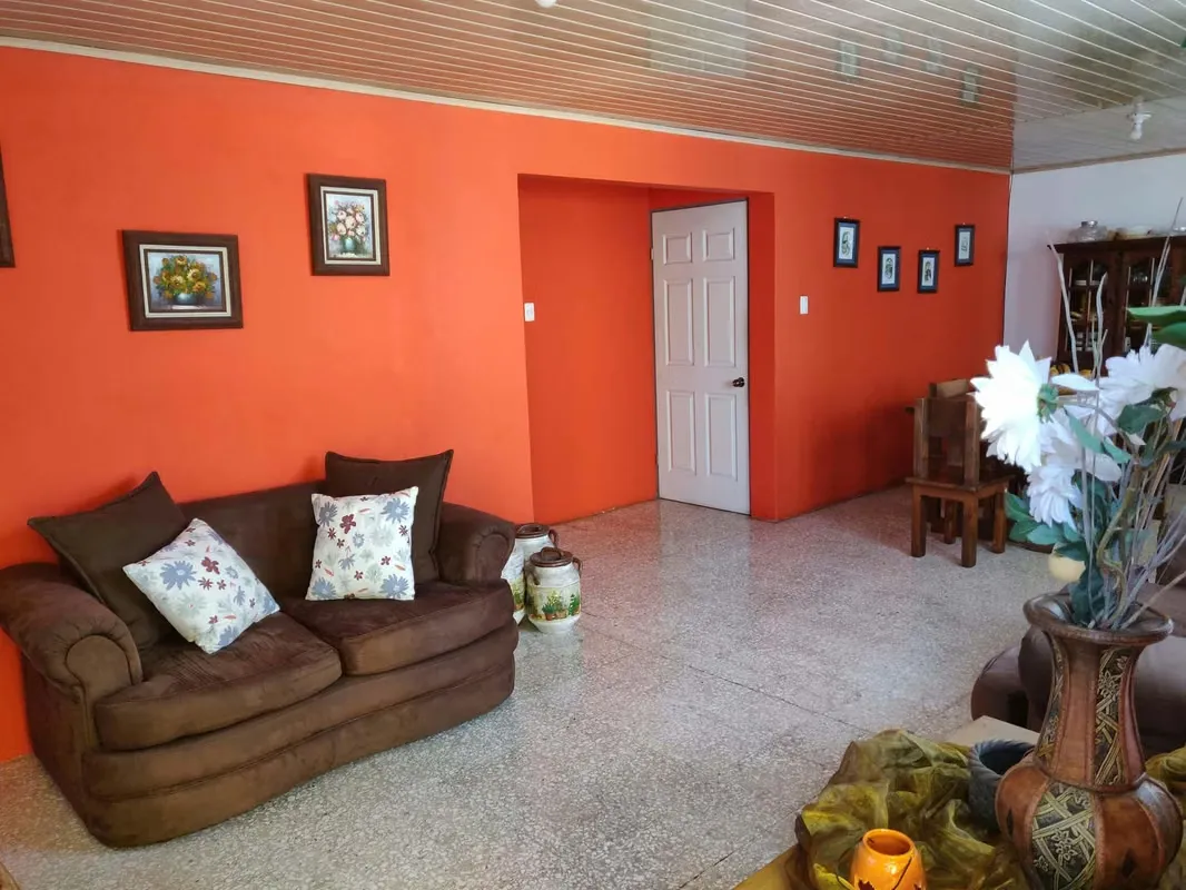 La propiedad cuenta con un avaluo por parte de un perito arquitecto de ahi el precio de la propiedad. Es una casa en uno de los puntos más comerciales y con más valor de Santo Domingo ..., photo 5
