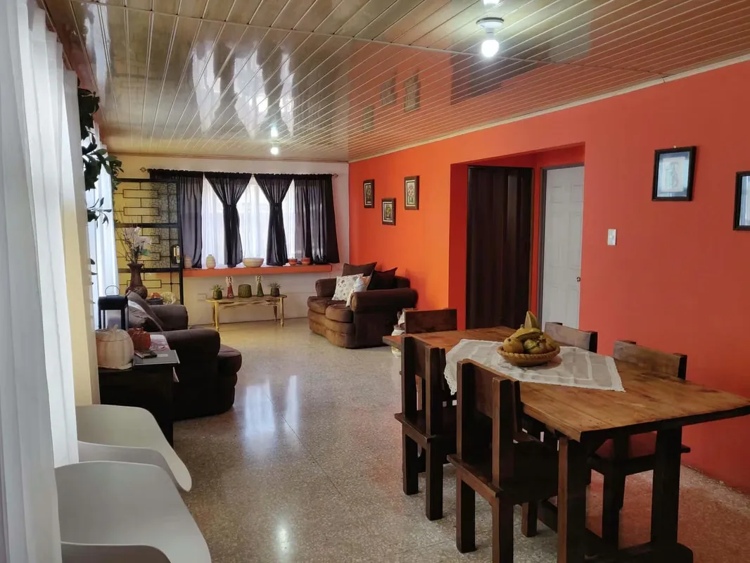 La propiedad cuenta con un avaluo por parte de un perito arquitecto de ahi el precio de la propiedad. Es una casa en uno de los puntos más comerciales y con más valor de Santo Domingo ..., photo 6