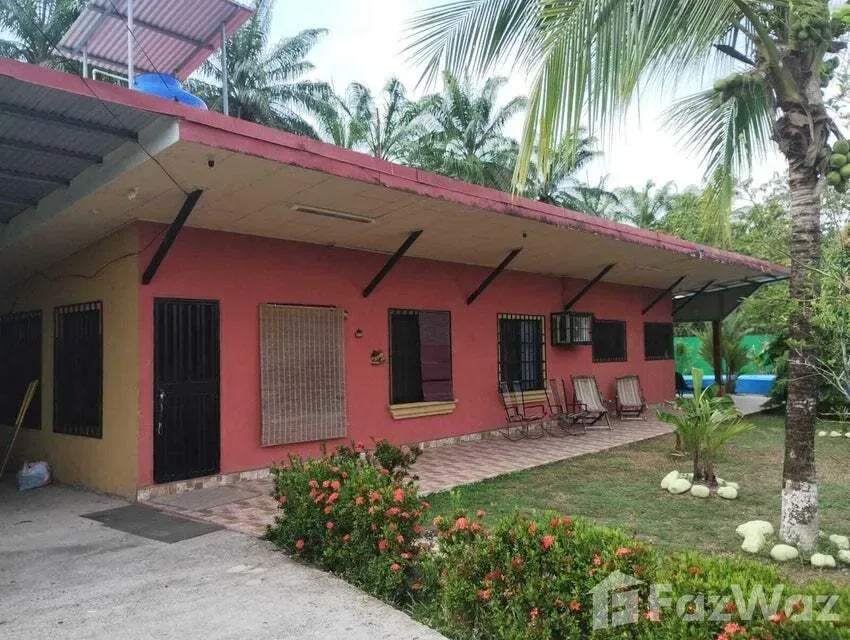 3 Bedroom House for Sale in Parrita, Puntarenas for $168,317, photo 2