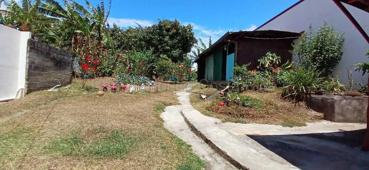 Venta de Lote con Casa en Santo Domingo-Heredia. RAH 26-1495 USO DE SUELO MIXTO PRECIO REBAJADO - Venta en Santo Domingo