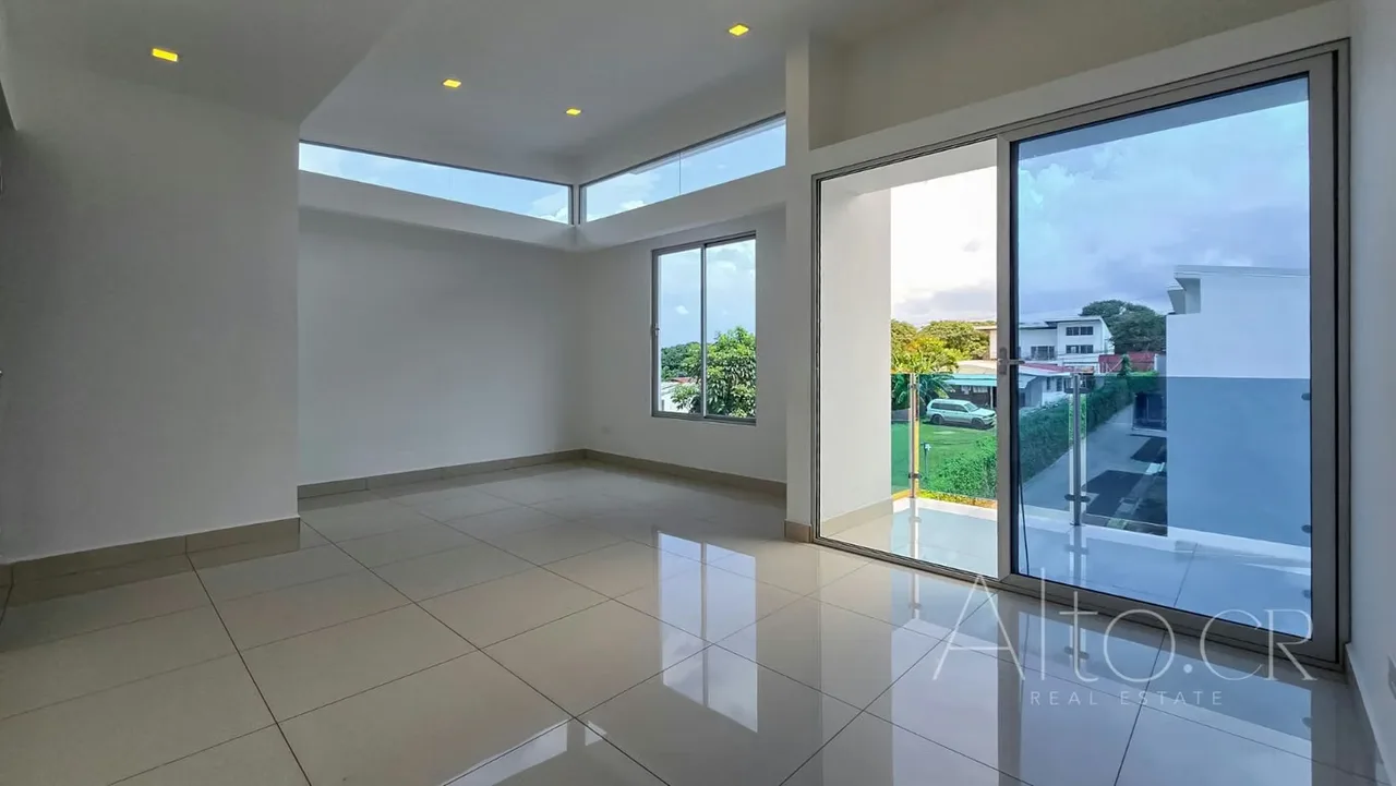 APARTAMENTO EN PIEDADES  |  UN NIVEL   |  LISTO PARA VIVIR  |   3 HABITACIONES 