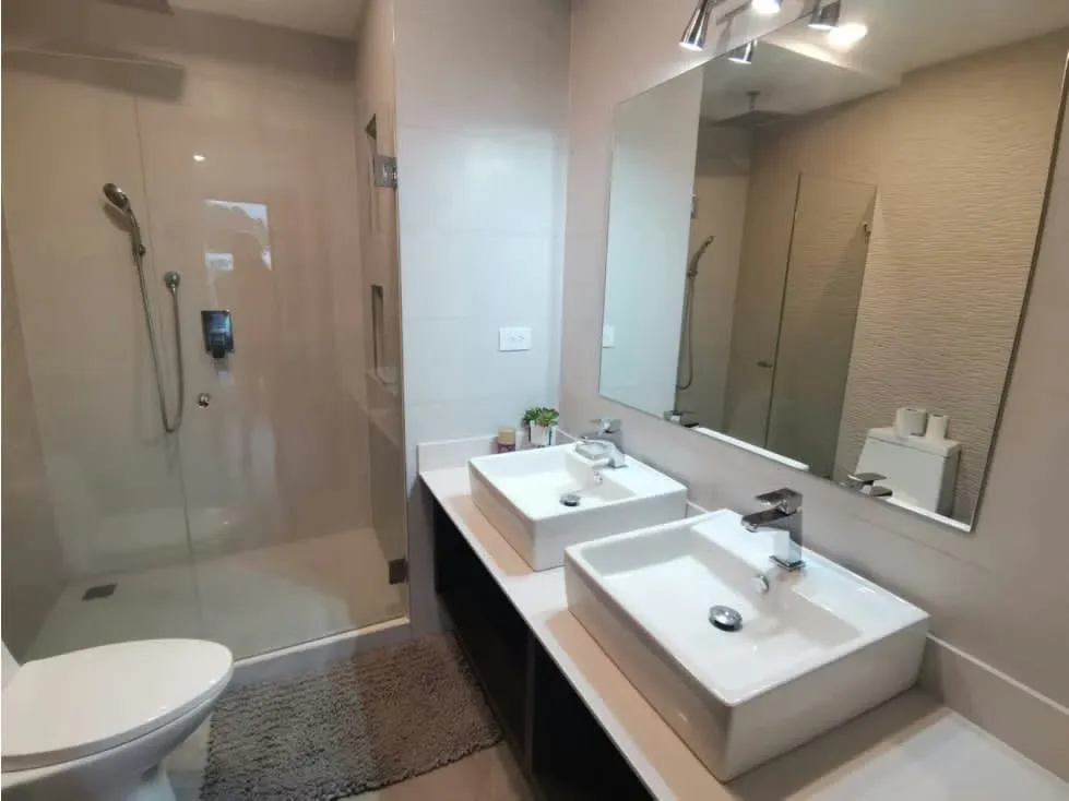 Este apartamento se encuentra en un piso 5, con una bella vista al oeste., photo 12