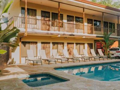 Un resort de alta calificación y ocupación con hotel, cabañas, restaurante en el lugar y piscina., photo 3