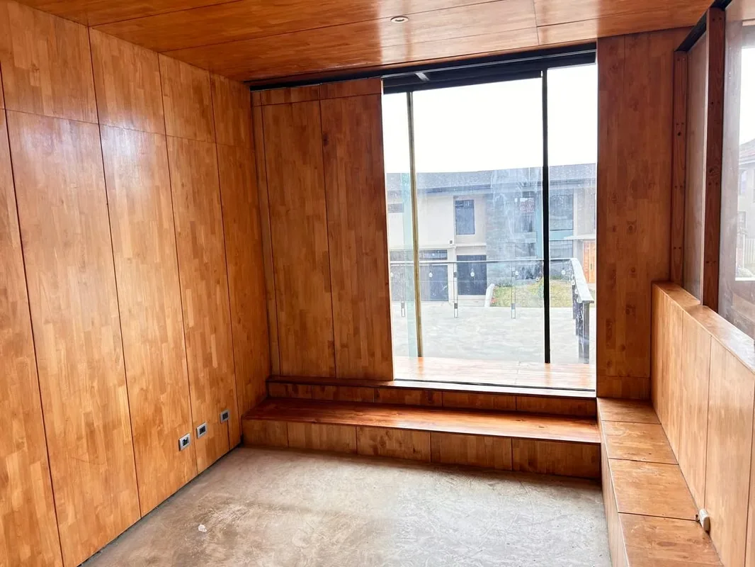 En planta baja tenemos una entrada con área abierta empedrada, sala comedor cocina integrada, amplio jardín que se incorpora al ..., photo 10