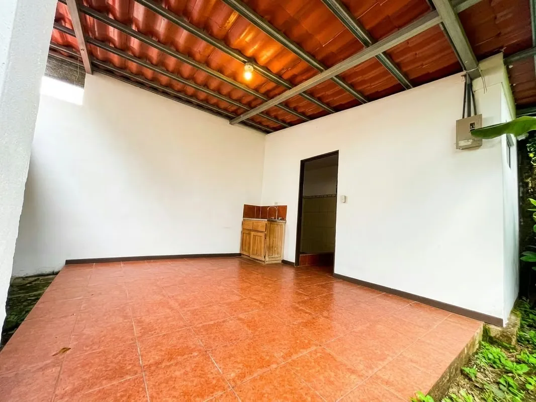 CASA CON 5 HABITACIONES + OFICINA Y 4 BAÑOS SABANILLA ¢600.000 MENSUALES + DEPOSITO, photo 13