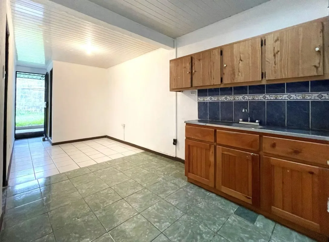 CASA CON 5 HABITACIONES + OFICINA Y 4 BAÑOS SABANILLA ¢600.000 MENSUALES + DEPOSITO, photo 7