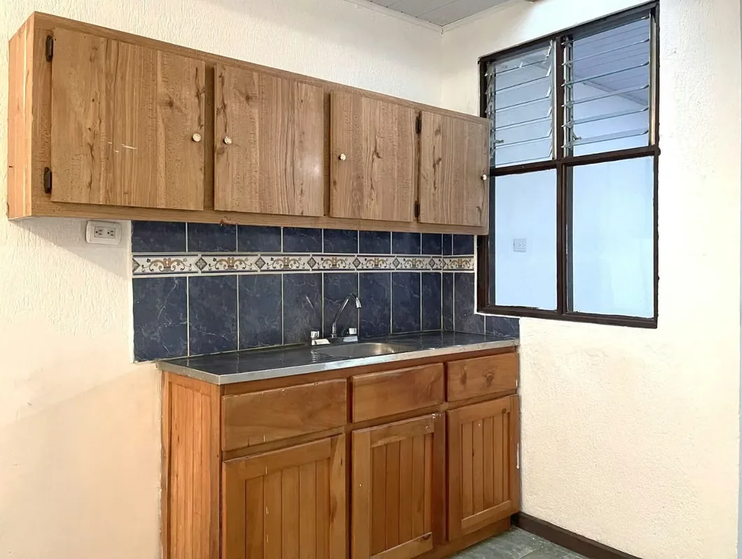 CASA CON 5 HABITACIONES + OFICINA Y 4 BAÑOS SABANILLA ¢600.000 MENSUALES + DEPOSITO, photo 8
