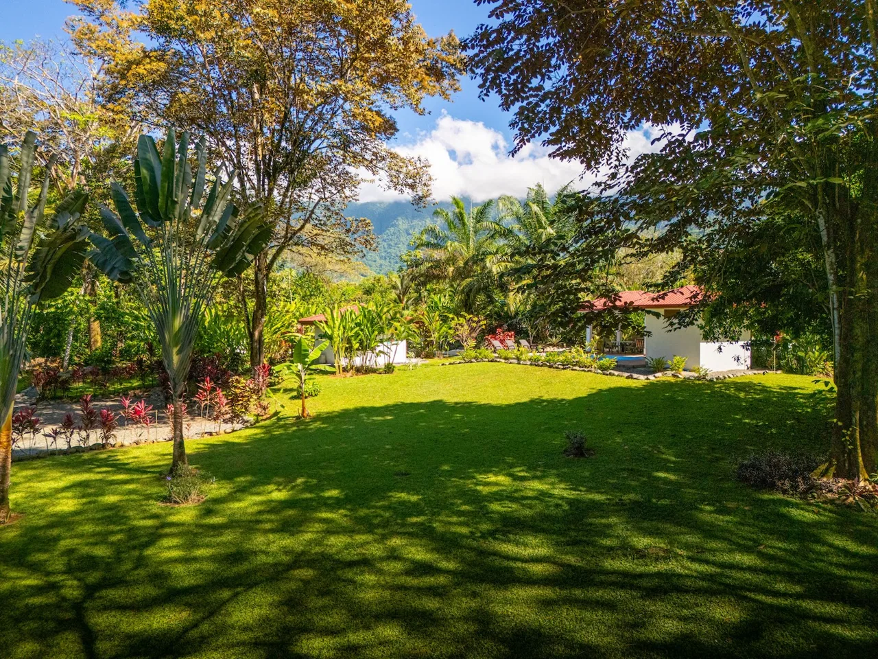 PROPERTY VILLA OCTAGON WITH TWO BEDROOMS AND BEAUTIFUL GARDEN VIEWS, IN OJOCHAL – 0.58 ACRES, photo 13
