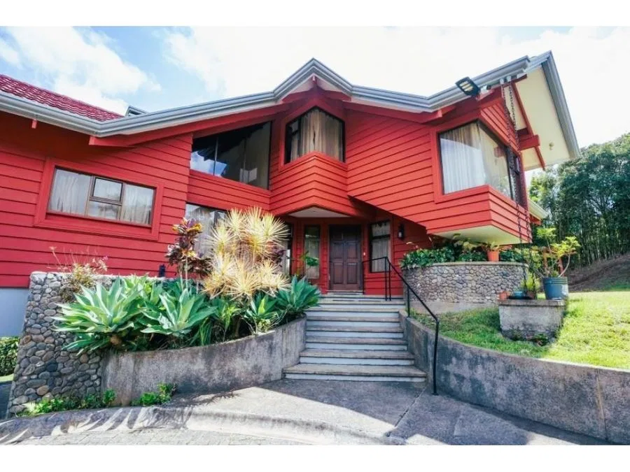 SE VENDE EXCLUSIVA CASA TIPO CHALET EN VOLIO, SAN RAMÓN