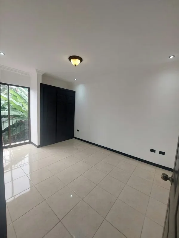 Casa independiente en venta en San Rafael de Escazú: 3 dormitorios, 2.5 baños y 200 m²., photo 9