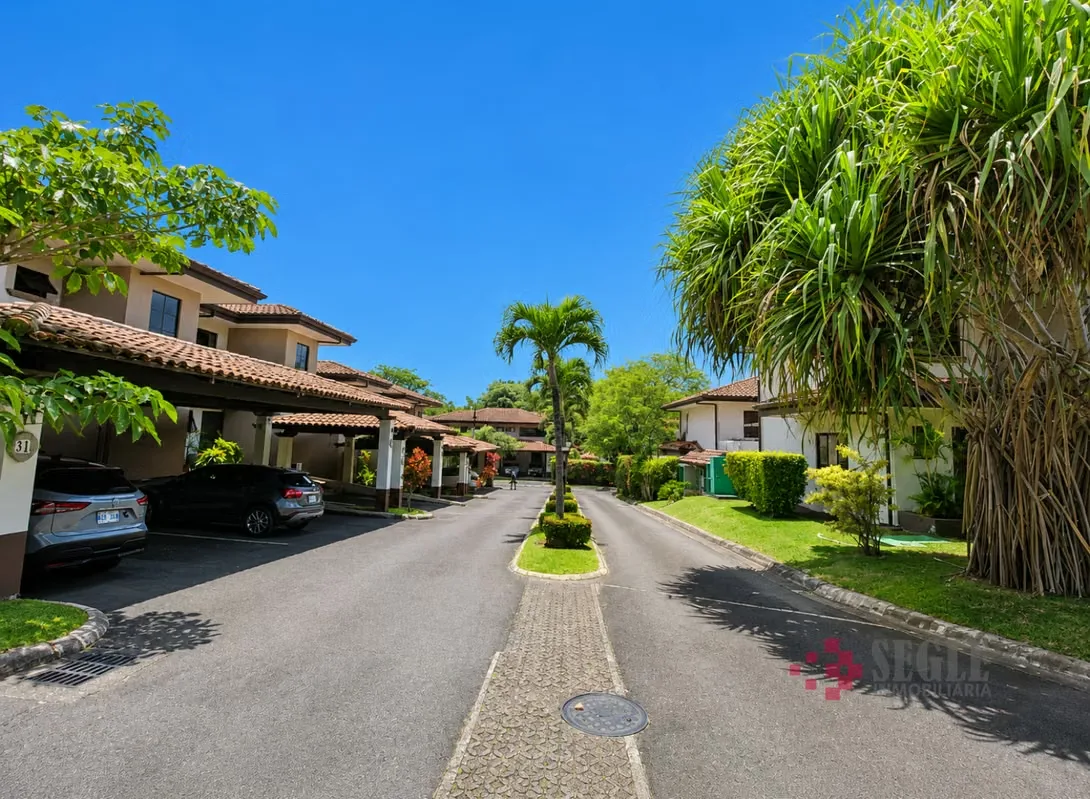 House for sale, Santa Ana downtown.