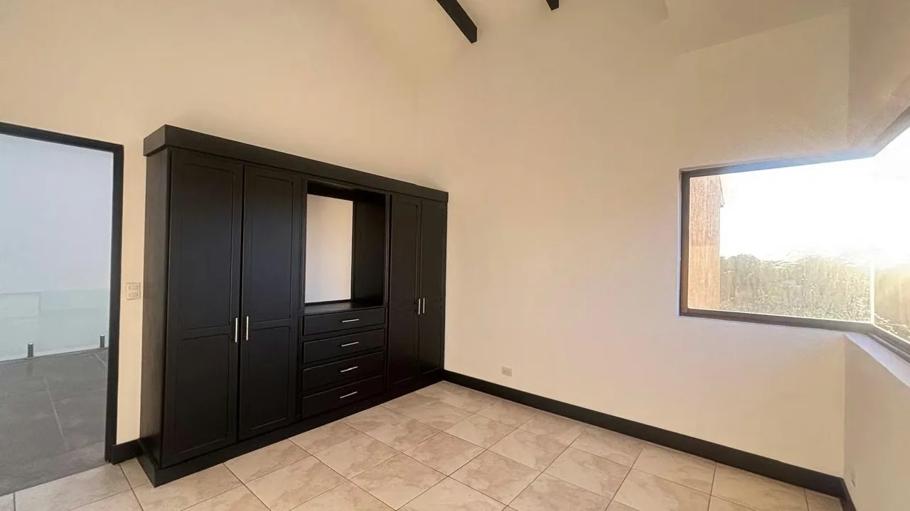 HOME FOR SALE Newly Remodeled, in Gated community KV, photo 12