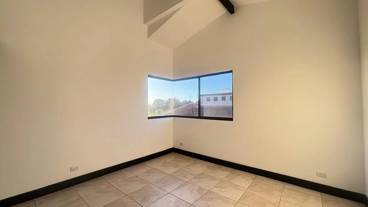 HOME FOR SALE Newly Remodeled, in Gated community KV, photo 13
