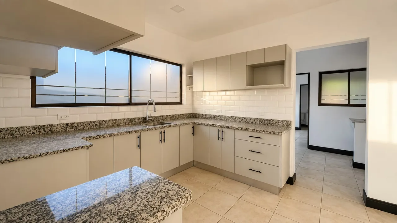 HOME FOR SALE Newly Remodeled, in Gated community KV, photo 7