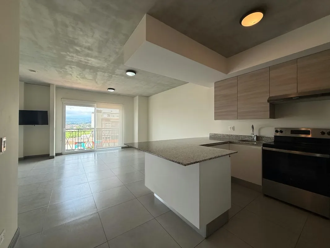 Venta apartamento en Santa Verde con vista a Heredia, incluye linea blanca y aire acondicionado