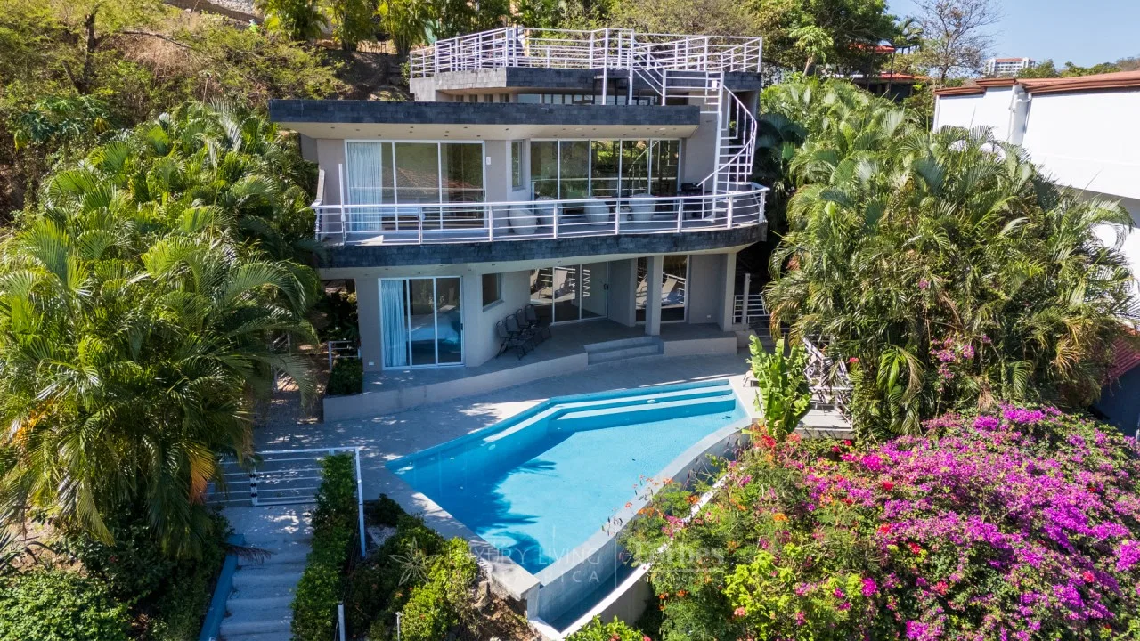 Casa Nalifos - Altos de Flamingo #24, Guanacaste