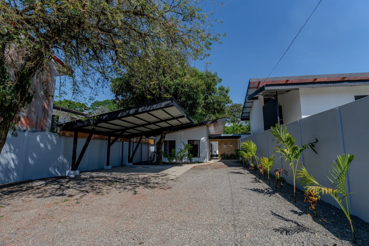 PROPERTY WITH THREE BEDROOMS AND POOL NEAR TO THE BEACH, IN PLAYA HERMOSA – 0.13 ACRES, photo 2