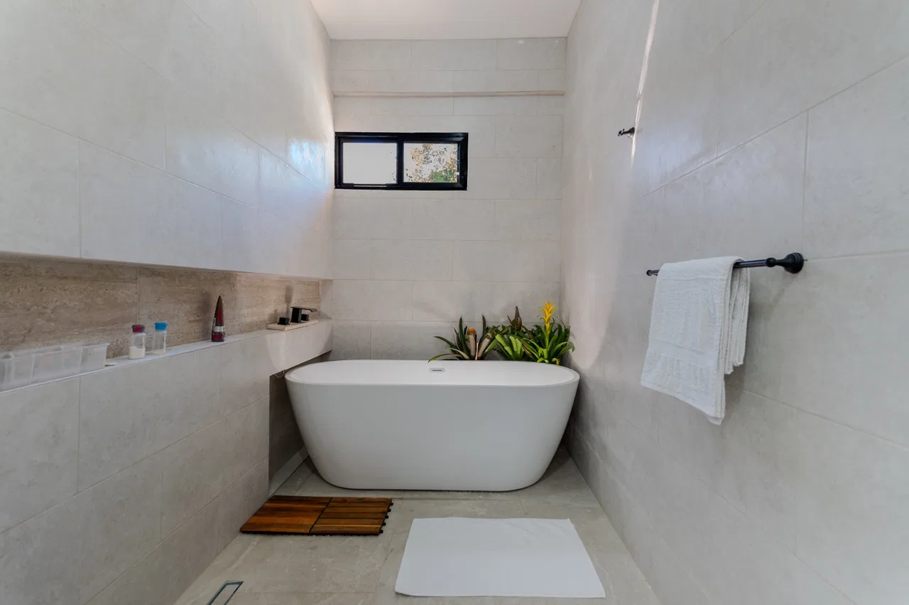 PROPERTY WITH THREE BEDROOMS AND POOL NEAR TO THE BEACH, IN PLAYA HERMOSA – 0.13 ACRES, photo 18