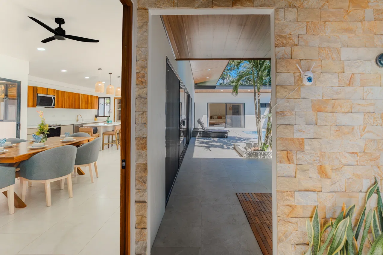 PROPERTY WITH THREE BEDROOMS AND POOL NEAR TO THE BEACH, IN PLAYA HERMOSA – 0.13 ACRES, photo 4