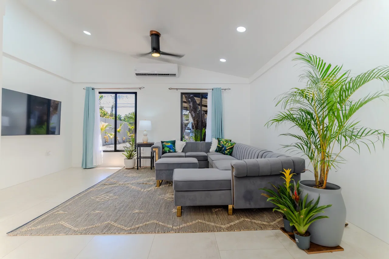 PROPERTY WITH THREE BEDROOMS AND POOL NEAR TO THE BEACH, IN PLAYA HERMOSA – 0.13 ACRES, photo 5