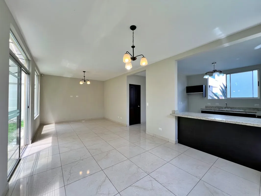 Contemporary Corner Home with Garden for Sale – Sabanilla (MN), photo 8