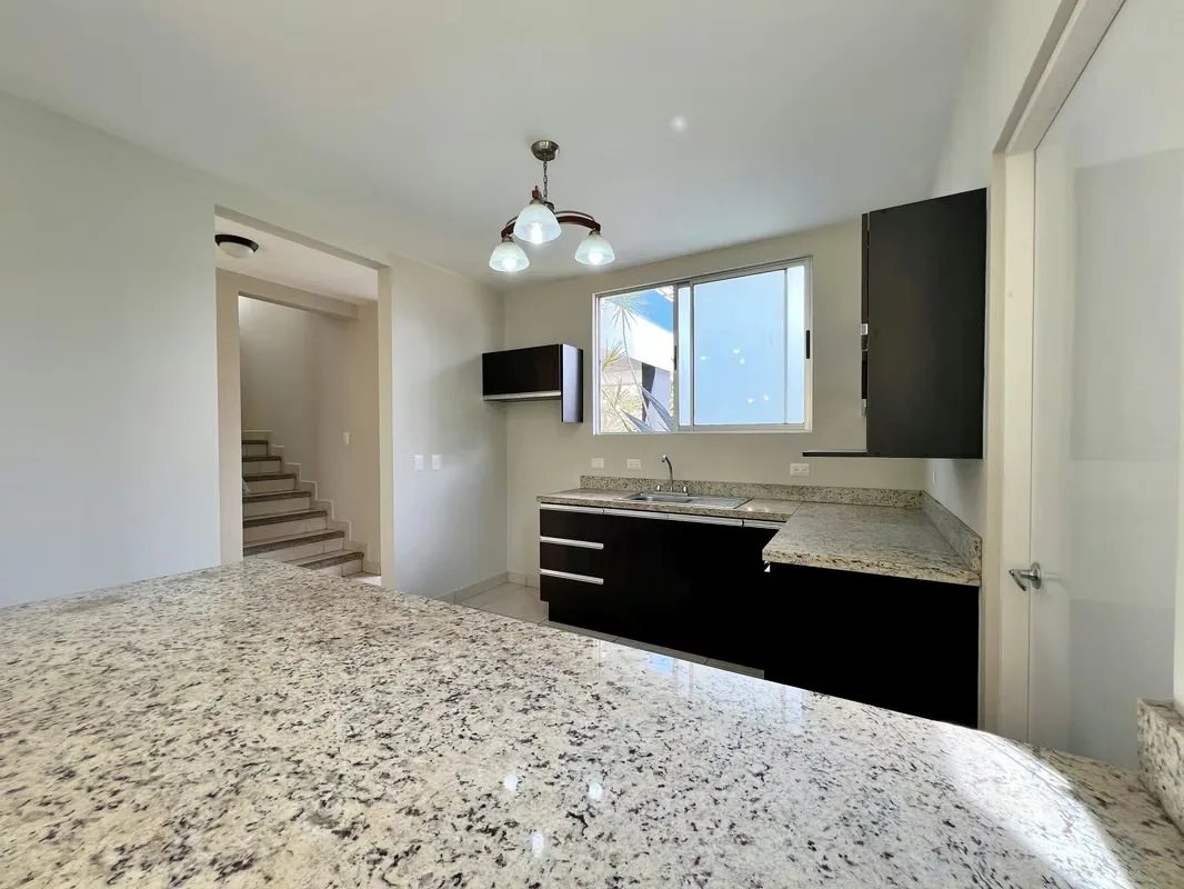 Contemporary Corner Home with Garden for Sale – Sabanilla (MN), photo 9