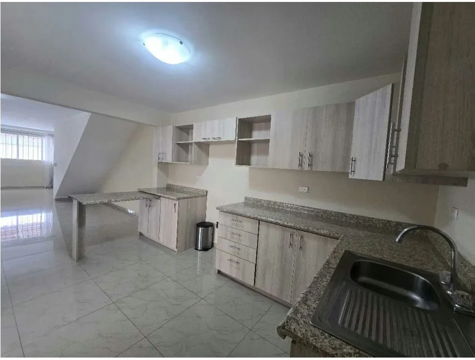 Hermosa casa de dos plantas ubicada en una de las zonas más céntricas y convenientes de Tibás. Remodelada completamente ..., photo 8
