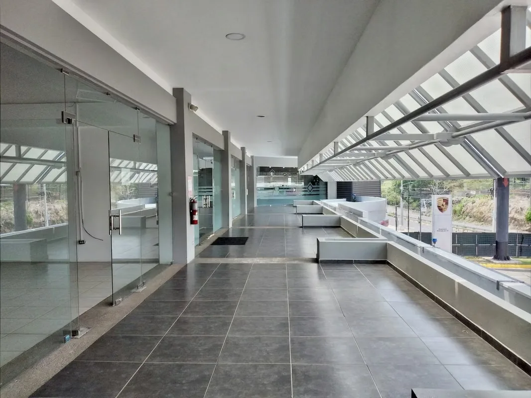 ¿Buscando el espacio ideal para hacer crecer tu negocio o firma? Ponemos a tu disposición un exclusivo local en el segundo piso en un centro ..., photo 2