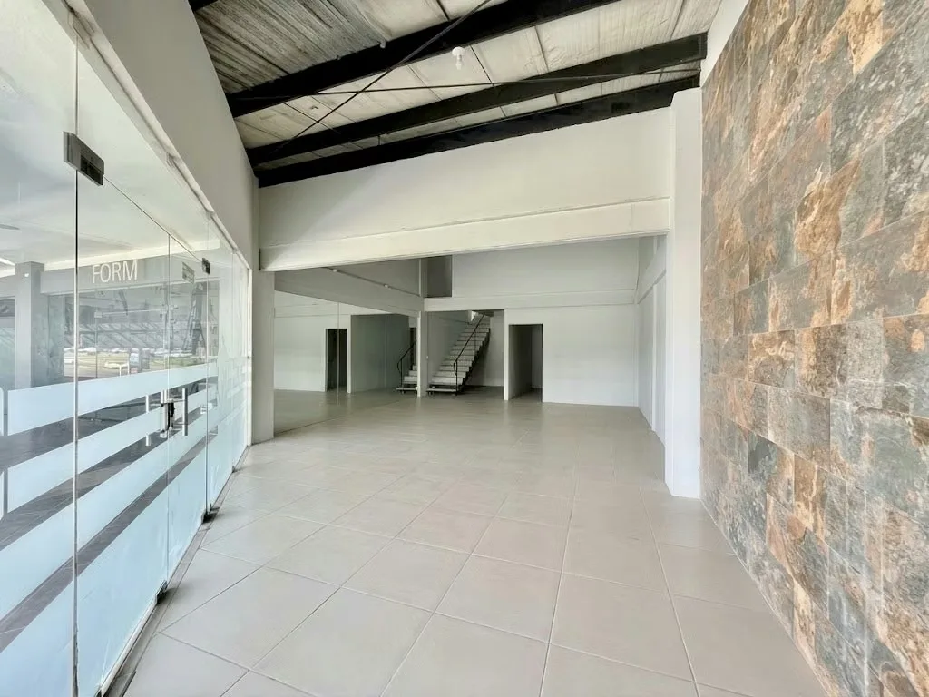 ¿Buscando el espacio ideal para hacer crecer tu negocio o firma? Ponemos a tu disposición un exclusivo local en el segundo piso en un centro ..., photo 5