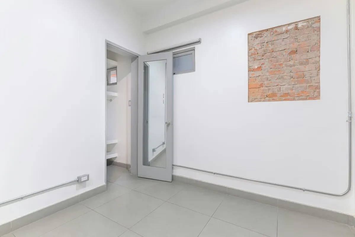 ¿Busca visibilidad y una ubicación estratégica para su negocio? Este local comercial de 100 m² se encuentra en el corazón de Rohrmoser, sobre la calle principal que conecta la ..., photo 6
