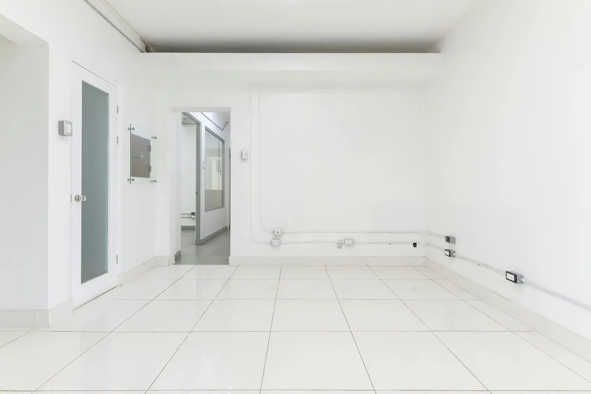 ¿Busca visibilidad y una ubicación estratégica para su negocio? Este local comercial de 100 m² se encuentra en el corazón de Rohrmoser, sobre la calle principal que conecta la ..., photo 9