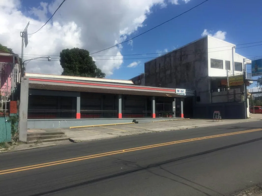¡OPORTUNIDAD! SE VENDEN LOCALES COMERCIALES A PRECIO REBAJADO CON INQUILINOS RENTABLES