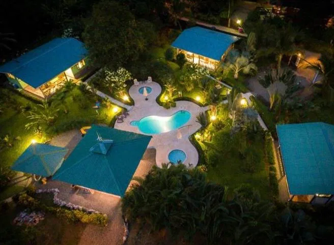 HOTEL EN VENTA,CAHUITA, LIMÓN, C.R INVERSIÓN SEGURA EN EL CARIBE
