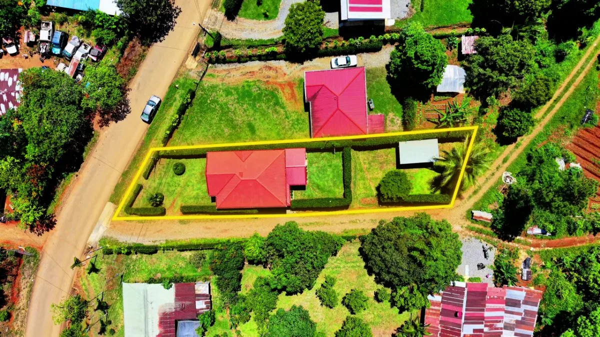 SE VENDE CASA DE ALTA CALIDAD EN LA ESPERANZA DE SAN PEDRO CON AMPLIO TERRENO - Venta en Pérez Zeledón