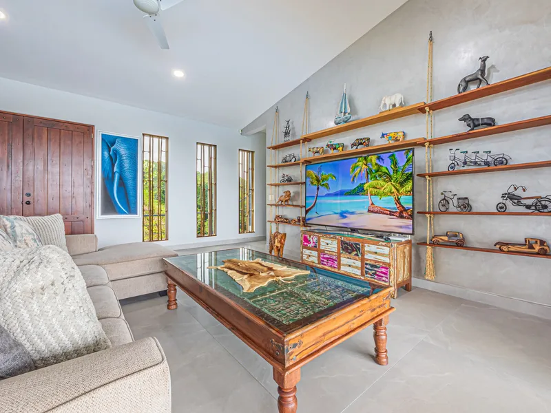 5 Bed Single Family Homes For Sale in Uvita, photo 12