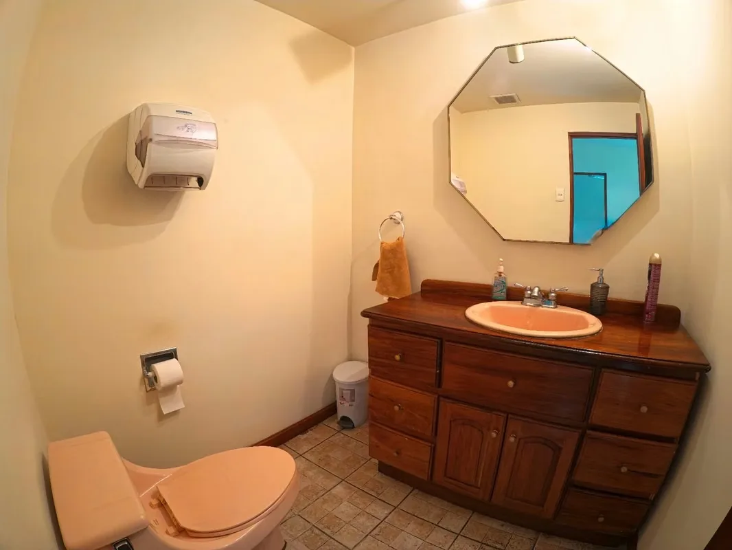 Se alquila oficina de 10m2 la cual se localiza en un primer nivel. Se ubica a unos 200 metros de los Tribunales de Goicoechea. Incluye servicio de recepción, sala de espera, agua, sala ..., photo 12