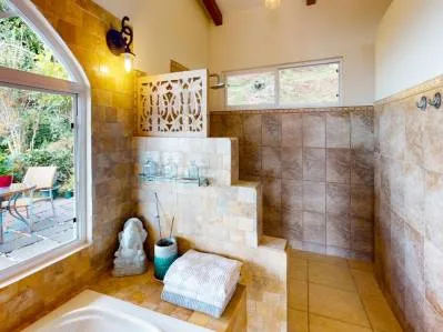 INCREDIBLE Ocean View Home And Guest House, photo 8