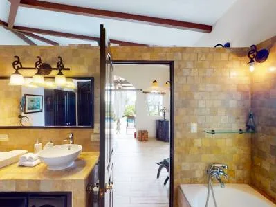 INCREDIBLE Ocean View Home And Guest House, photo 9