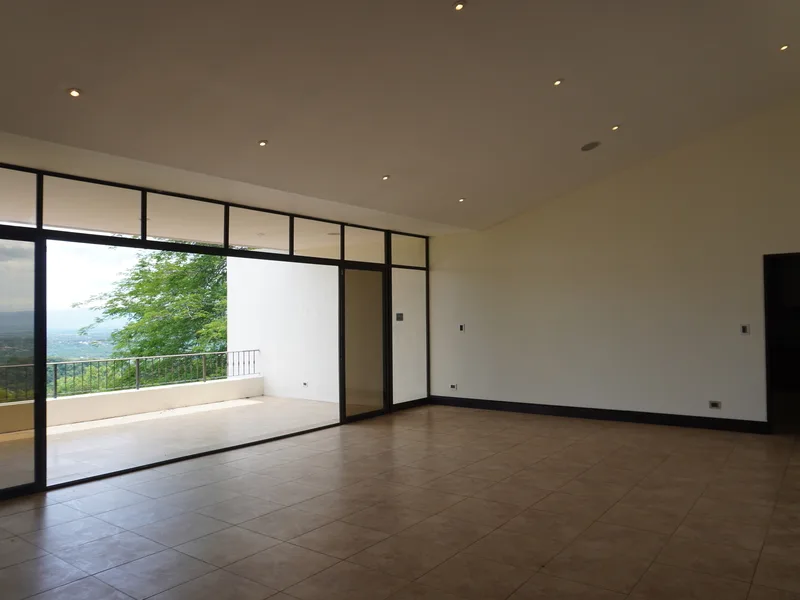 4 Bed Single Family Homes For Sale in Brasil De Mora, photo 2