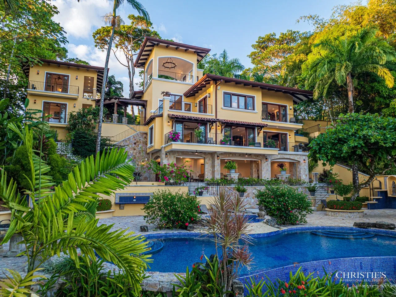 Nido Escondido Tropical Retreat