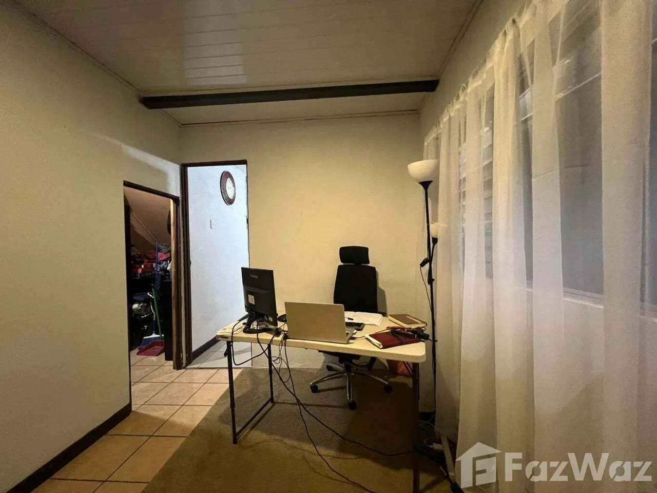 5 Bedroom House for Sale at Goicochea for $160,000, photo 9