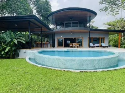 Casa asequible estilo resort con vista al mar, photo 2