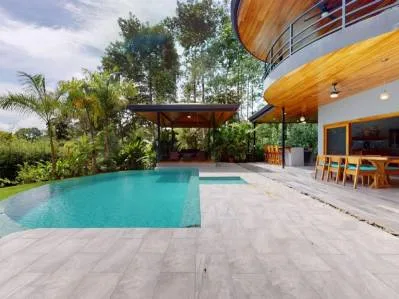 Casa asequible estilo resort con vista al mar, photo 9