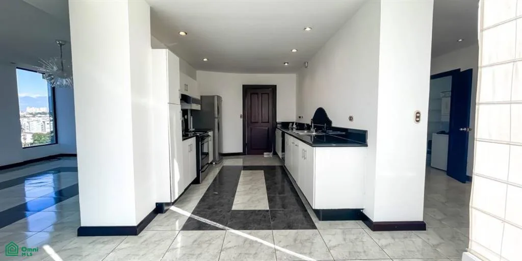 Bello Apartamento en el Último PIso con Vistas Espectaculares