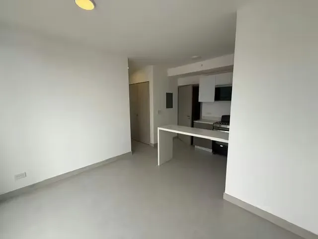 Apartamento para estrenar con línea blanca, 2 habitaciones con closet, incluye cuota condominal, se permita mascota, precio 515.000 colones (mismo monto para el depósito)
