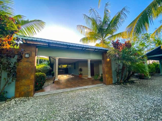 Casa Presidente, Room to Expand & Incredible Location!!!! Dominical