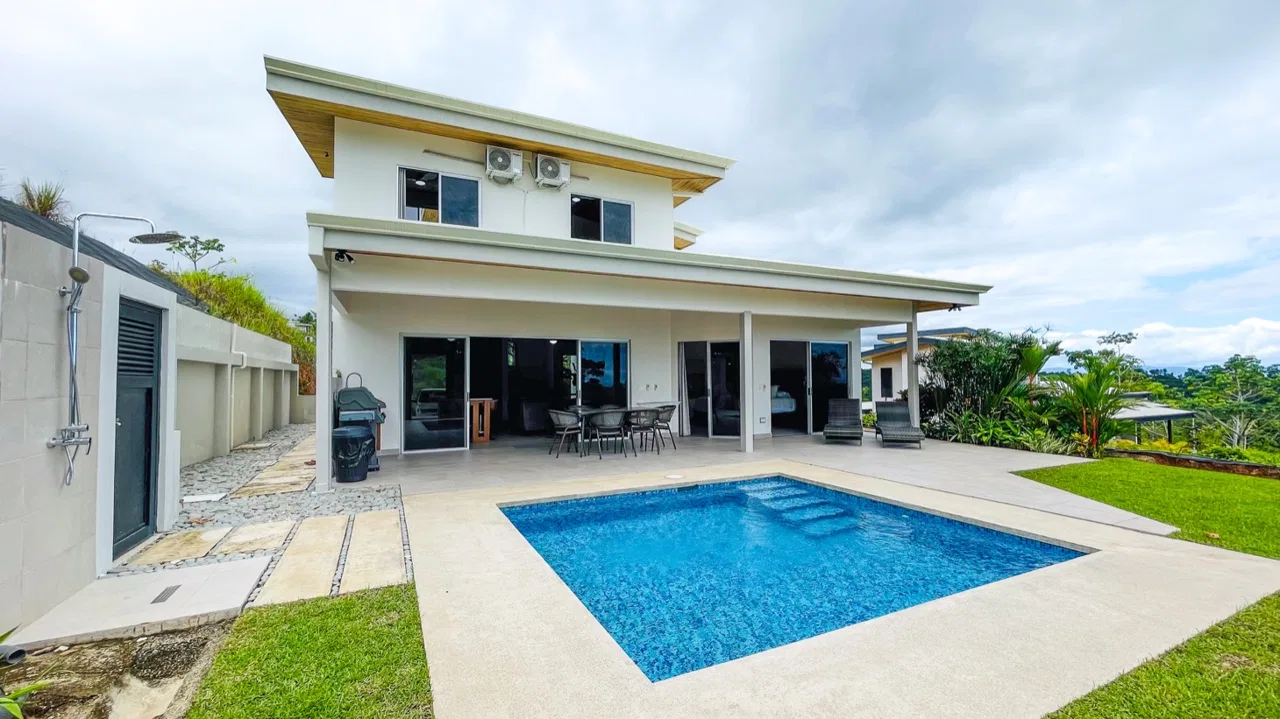 PROPERTY THREE BEDROOM HOME WITH OCEAN AND VALLEY VIEWS, IN CHONTALES – 0.29 ACRES