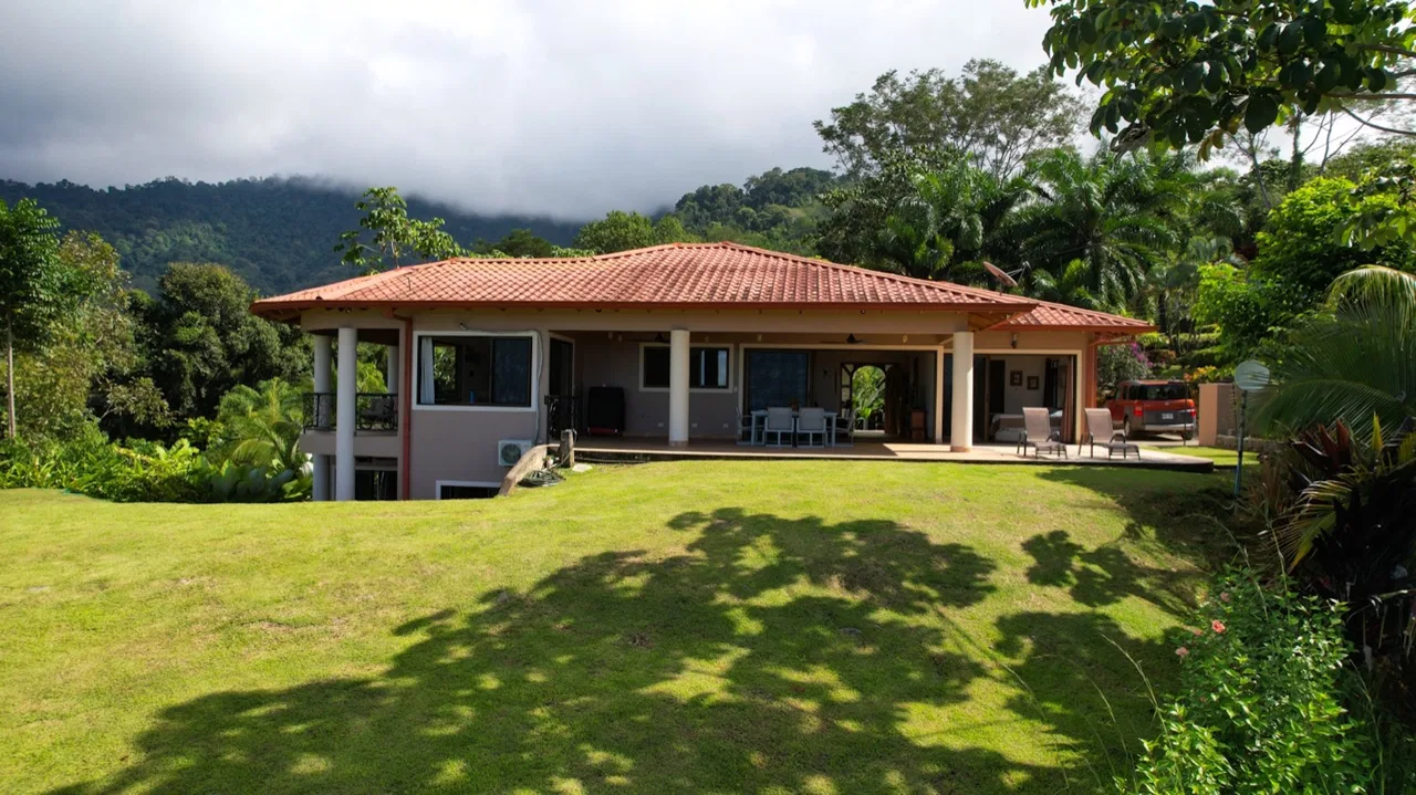 RESIDENCE WITH ADDITIONAL LAND: A UNIQUE OPPORTUNITY, IN OJOCHAL – 1.45 ACRES, photo 5