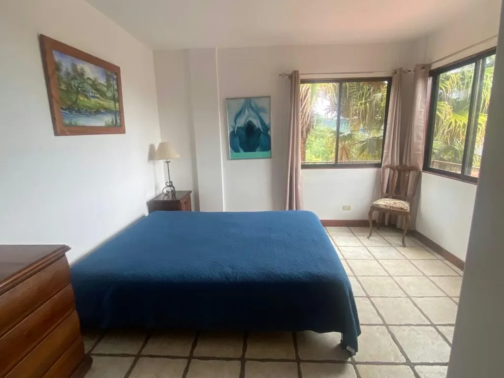 Quality3 storey completely furnished house with fantastic views. With views of the city and lights. Large kitchen area, dining room plus full washing and drying machines ., ..., photo 11